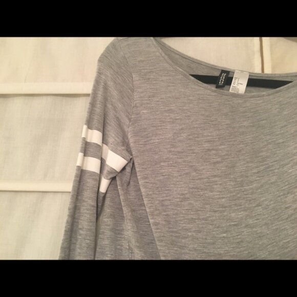H&M Cropped Baseball Tee (Size S) - Picture 2 of 2
